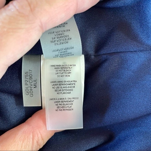 Guess Off the Shoulder Multi-Printed Scuba Dress with Removable Straps - Size 6 - Picture 10 of 14